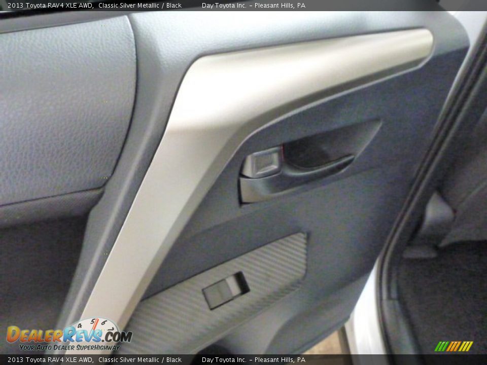 2013 Toyota RAV4 XLE AWD Classic Silver Metallic / Black Photo #14