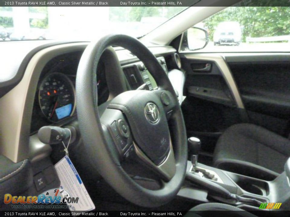 2013 Toyota RAV4 XLE AWD Classic Silver Metallic / Black Photo #16