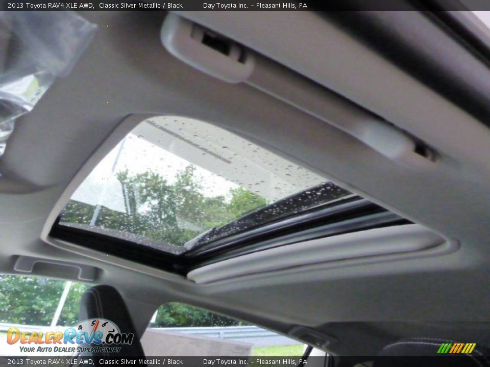 2013 Toyota RAV4 XLE AWD Classic Silver Metallic / Black Photo #17