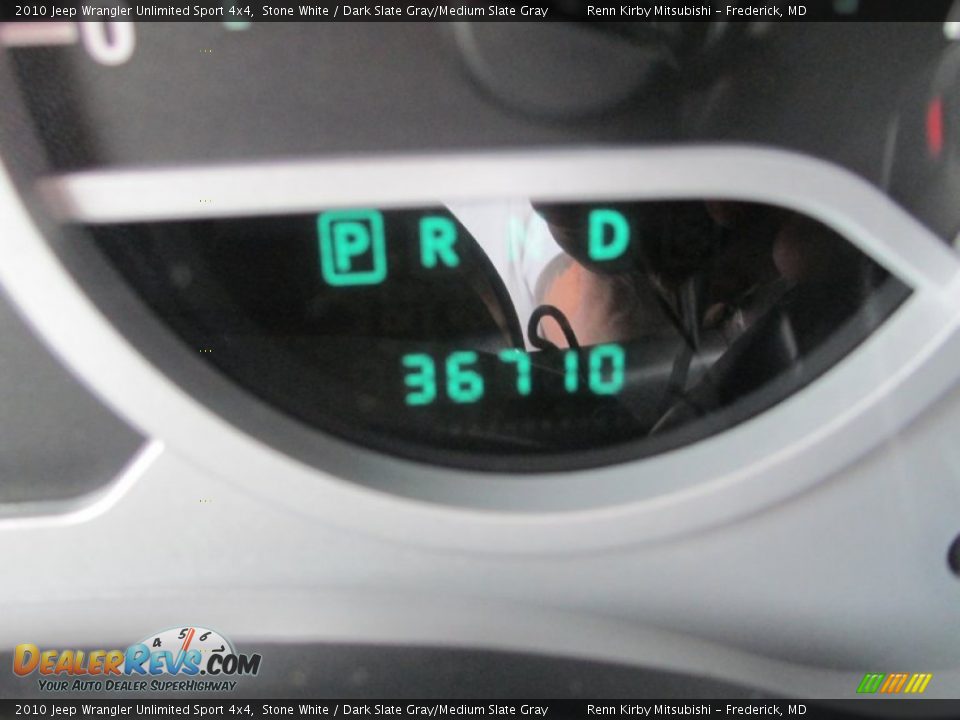 2010 Jeep Wrangler Unlimited Sport 4x4 Stone White / Dark Slate Gray/Medium Slate Gray Photo #14
