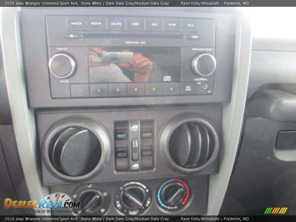 2010 Jeep Wrangler Unlimited Sport 4x4 Stone White / Dark Slate Gray/Medium Slate Gray Photo #19