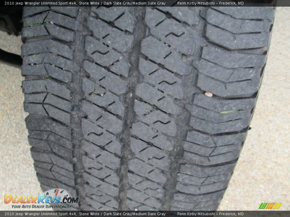 2010 Jeep Wrangler Unlimited Sport 4x4 Stone White / Dark Slate Gray/Medium Slate Gray Photo #28