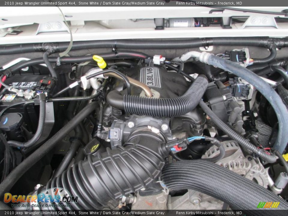 2010 Jeep Wrangler Unlimited Sport 4x4 Stone White / Dark Slate Gray/Medium Slate Gray Photo #29
