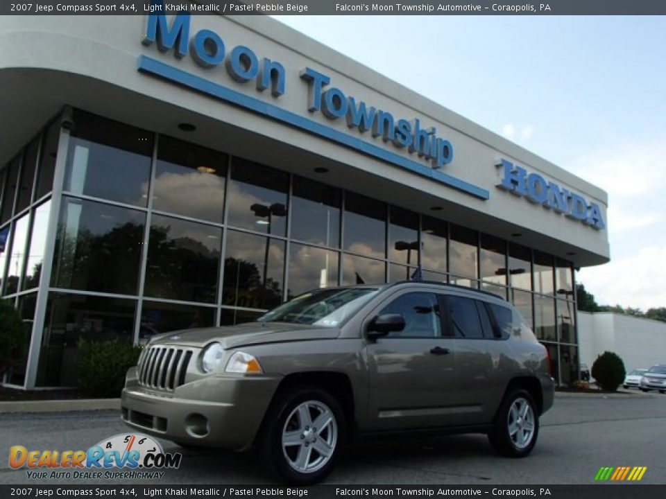 2007 Jeep Compass Sport 4x4 Light Khaki Metallic / Pastel Pebble Beige Photo #1
