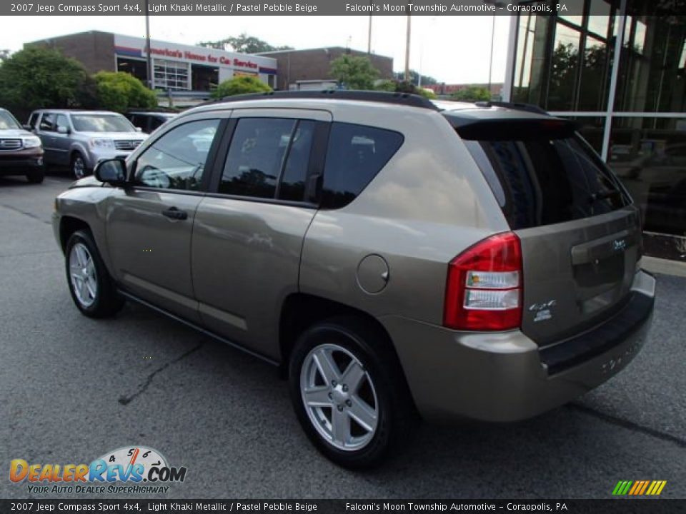 2007 Jeep Compass Sport 4x4 Light Khaki Metallic / Pastel Pebble Beige Photo #7