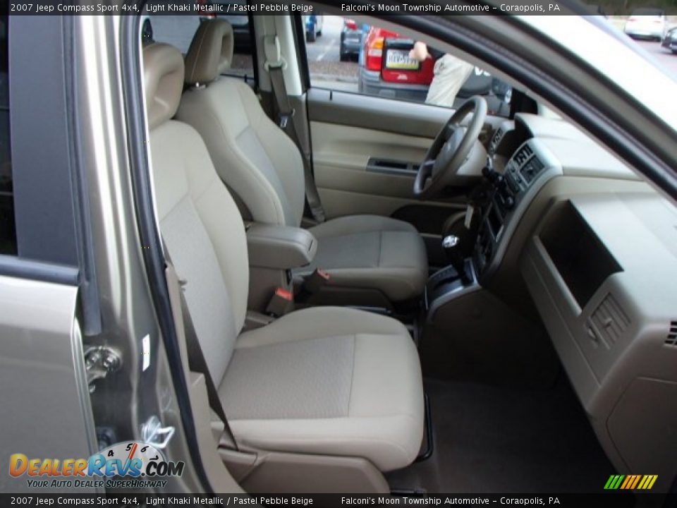 2007 Jeep Compass Sport 4x4 Light Khaki Metallic / Pastel Pebble Beige Photo #15