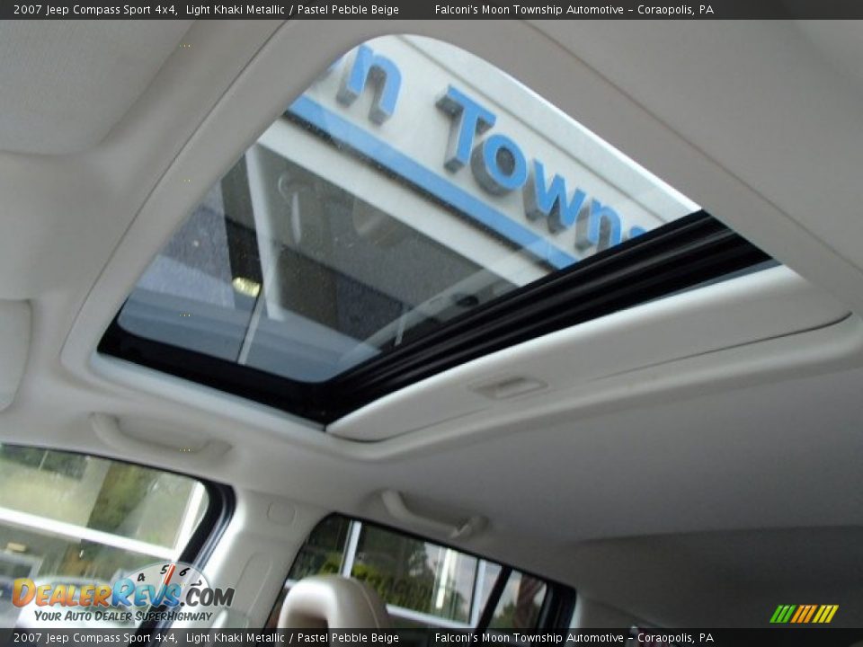 2007 Jeep Compass Sport 4x4 Light Khaki Metallic / Pastel Pebble Beige Photo #18