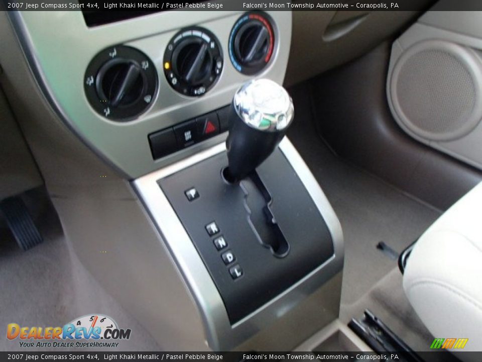 2007 Jeep Compass Sport 4x4 Light Khaki Metallic / Pastel Pebble Beige Photo #20