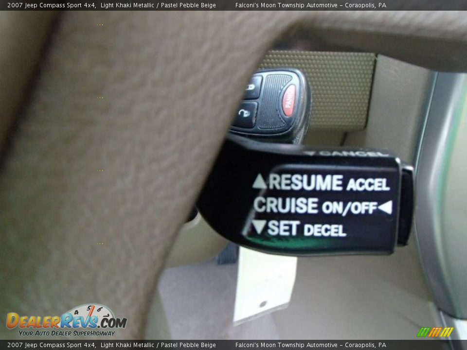 2007 Jeep Compass Sport 4x4 Light Khaki Metallic / Pastel Pebble Beige Photo #23