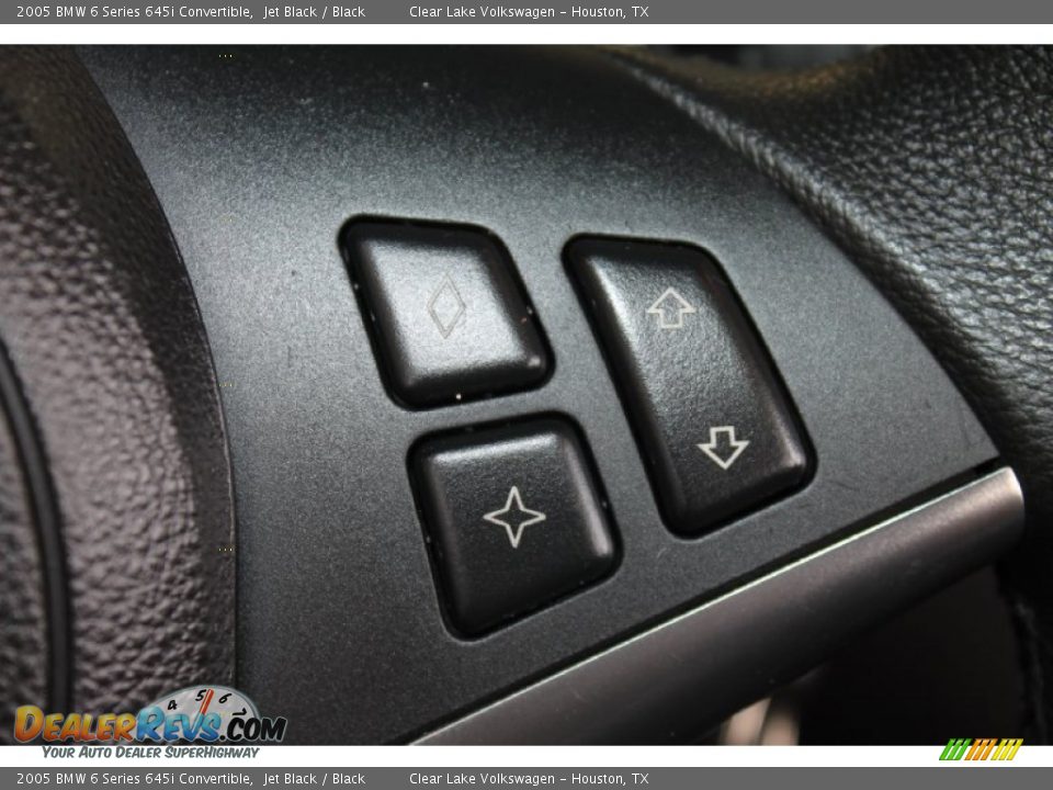 Controls of 2005 BMW 6 Series 645i Convertible Photo #32