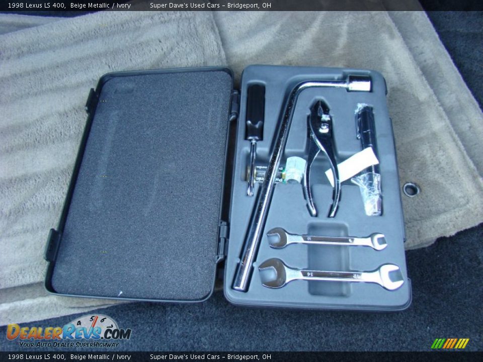 1998 Lexus LS 400 Beige Metallic / Ivory Photo #36