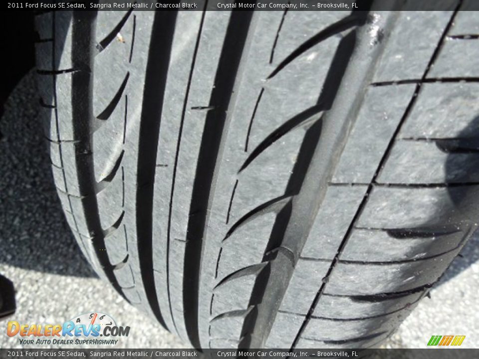 2011 Ford Focus SE Sedan Sangria Red Metallic / Charcoal Black Photo #15