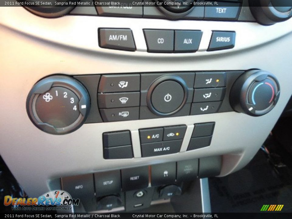 2011 Ford Focus SE Sedan Sangria Red Metallic / Charcoal Black Photo #20