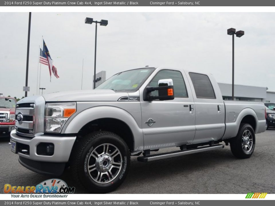 Front 3/4 View of 2014 Ford F250 Super Duty Platinum Crew Cab 4x4 Photo #3