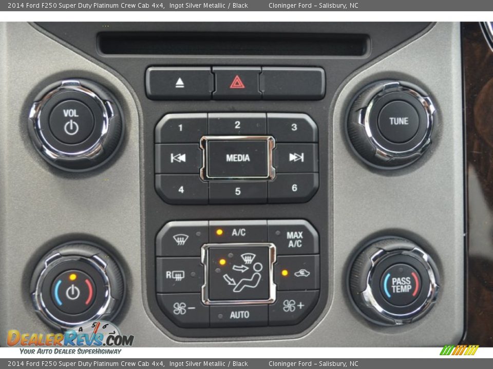 Controls of 2014 Ford F250 Super Duty Platinum Crew Cab 4x4 Photo #18