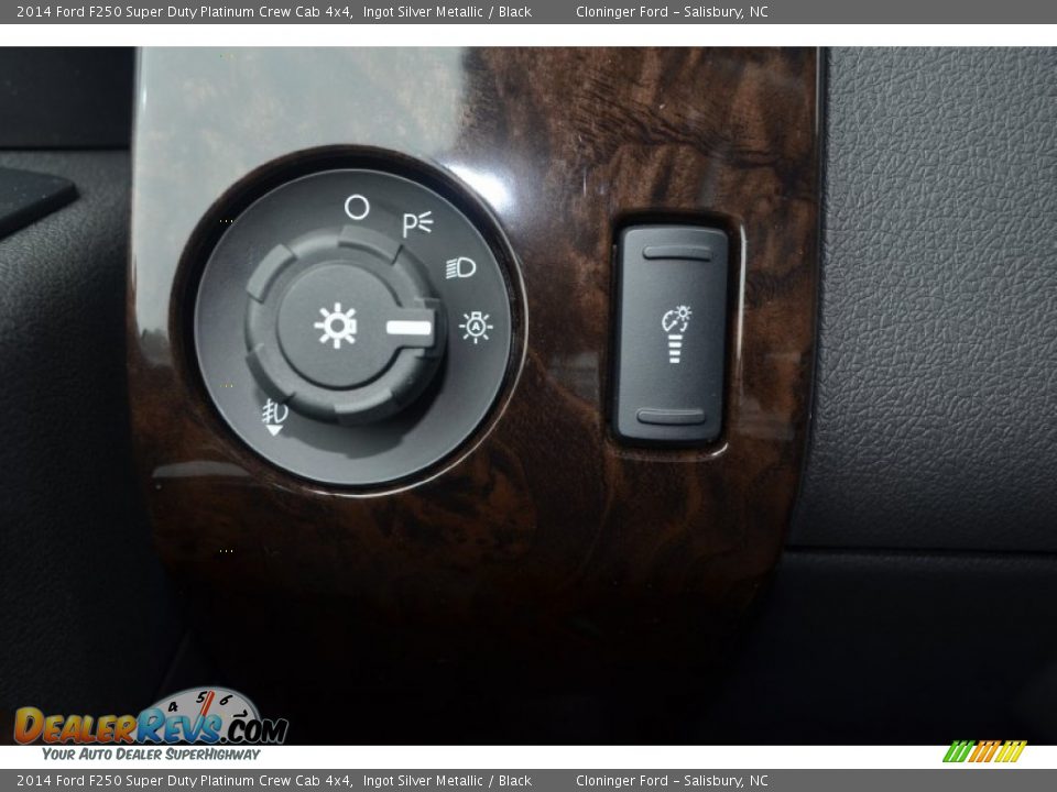 Controls of 2014 Ford F250 Super Duty Platinum Crew Cab 4x4 Photo #26