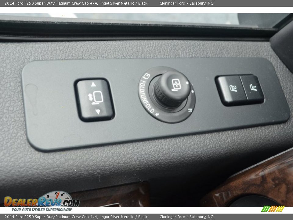 Controls of 2014 Ford F250 Super Duty Platinum Crew Cab 4x4 Photo #27