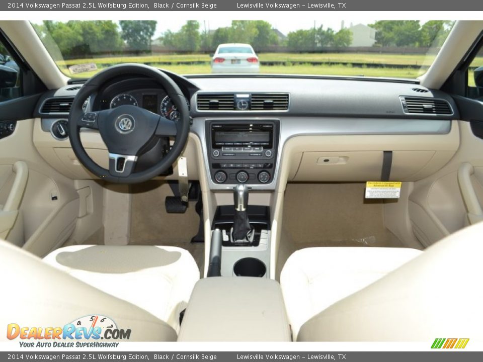 Dashboard of 2014 Volkswagen Passat 2.5L Wolfsburg Edition Photo #5