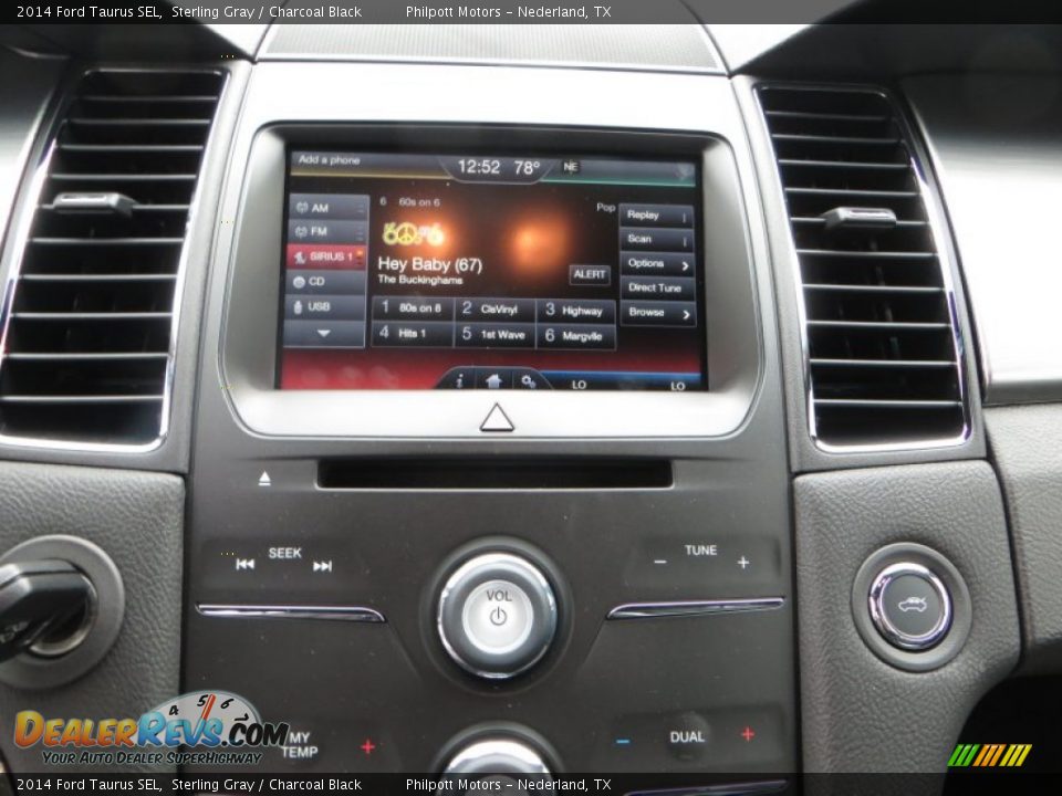 Controls of 2014 Ford Taurus SEL Photo #30