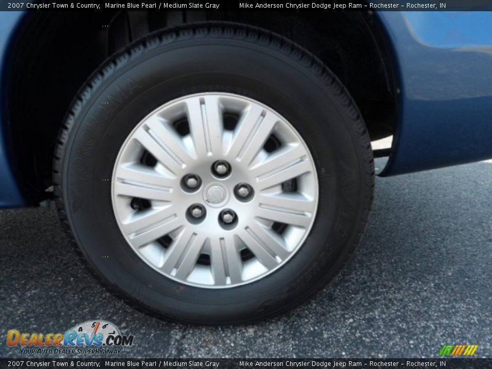 2007 Chrysler Town & Country  Wheel Photo #6