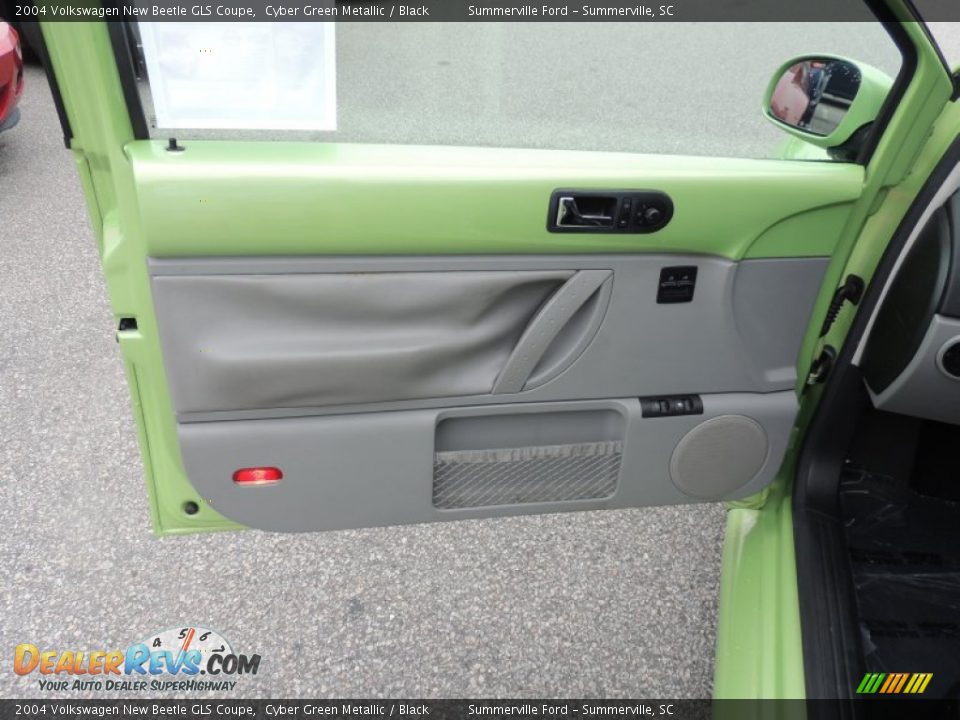 2004 Volkswagen New Beetle GLS Coupe Cyber Green Metallic / Black Photo #5