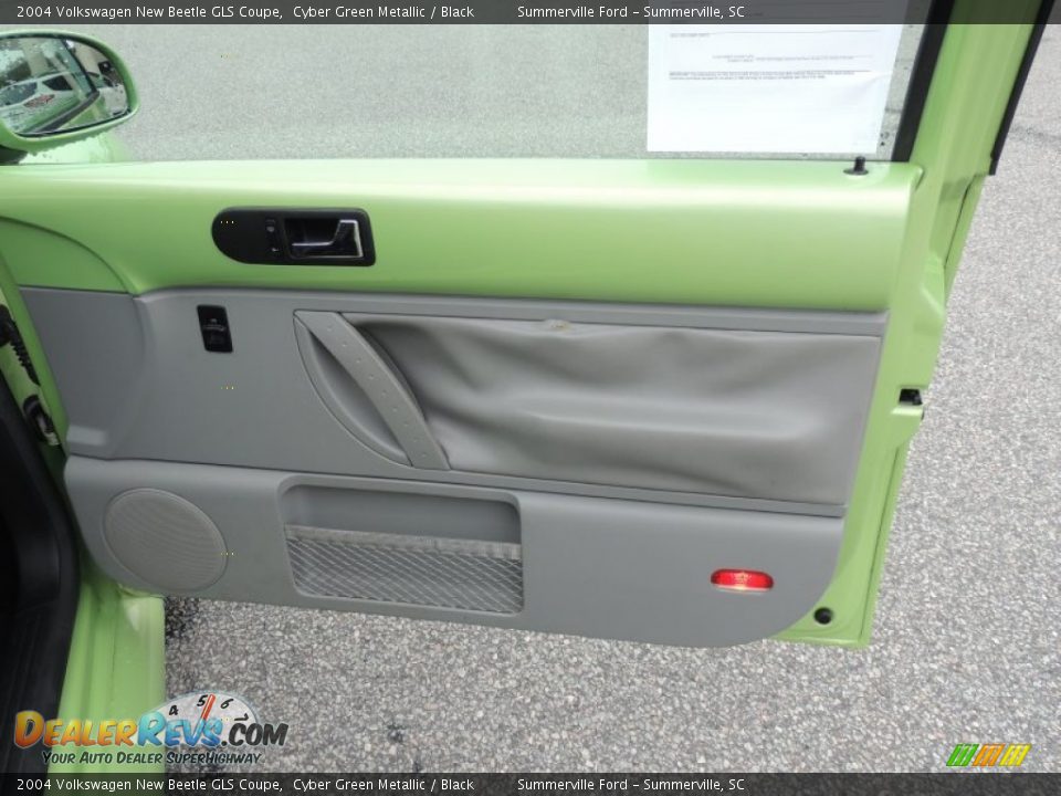 2004 Volkswagen New Beetle GLS Coupe Cyber Green Metallic / Black Photo #9