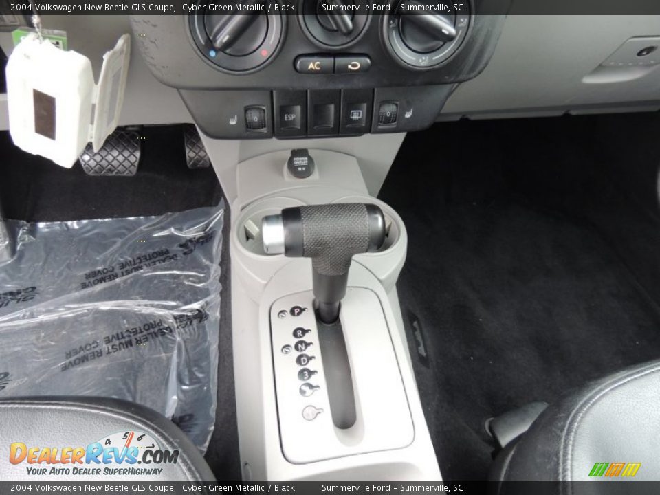 2004 Volkswagen New Beetle GLS Coupe Cyber Green Metallic / Black Photo #17