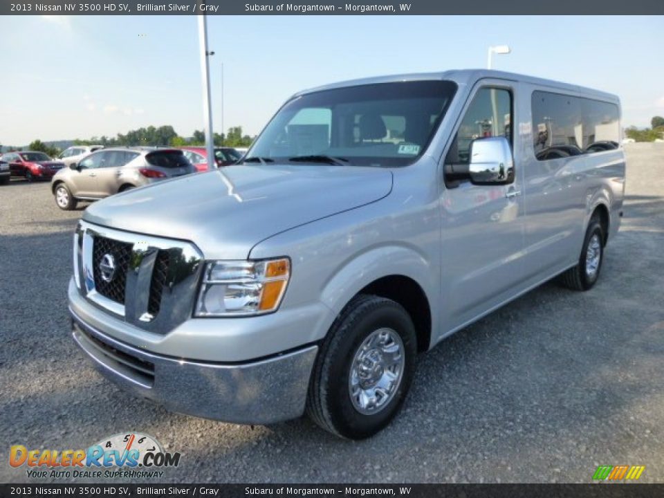 Front 3/4 View of 2013 Nissan NV 3500 HD SV Photo #3