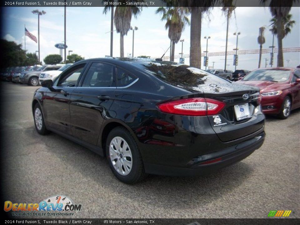 2014 Ford Fusion S Tuxedo Black / Earth Gray Photo #3
