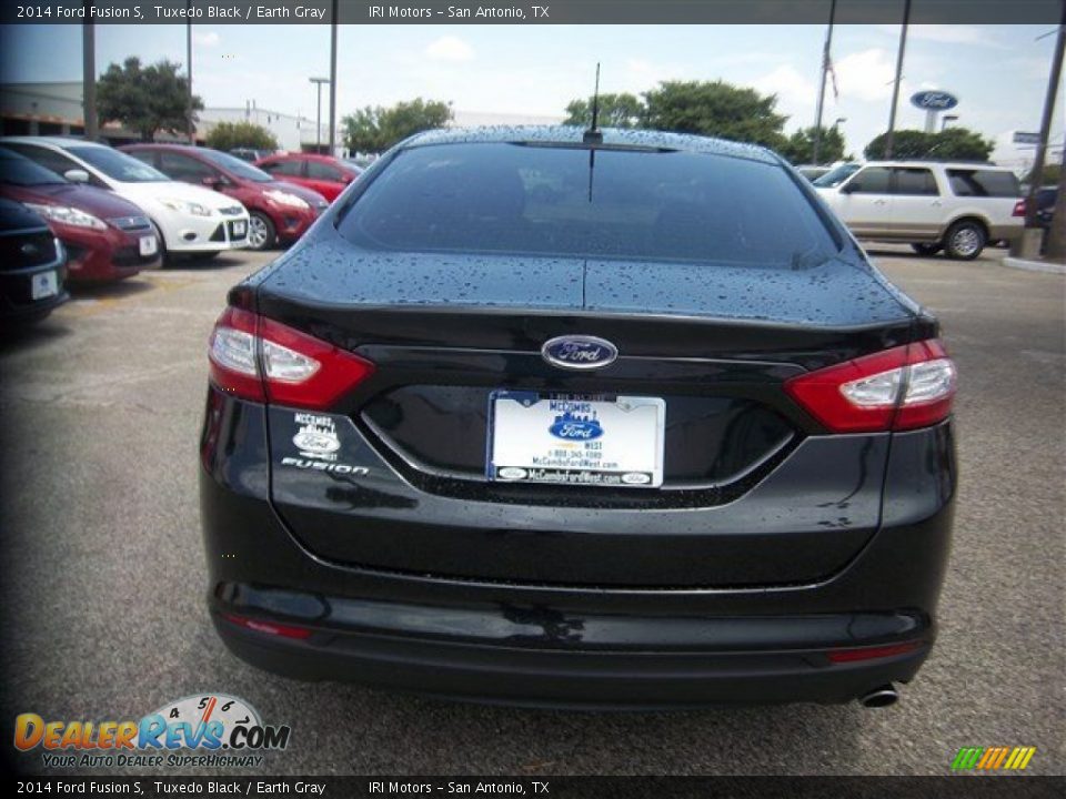 2014 Ford Fusion S Tuxedo Black / Earth Gray Photo #4