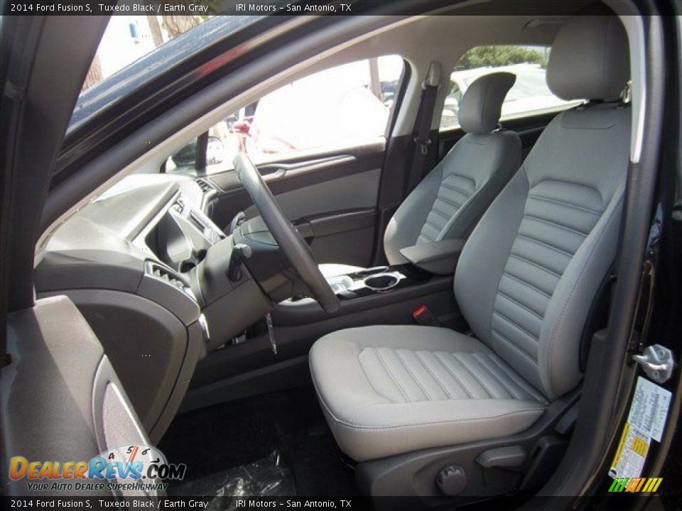 Front Seat of 2014 Ford Fusion S Photo #16