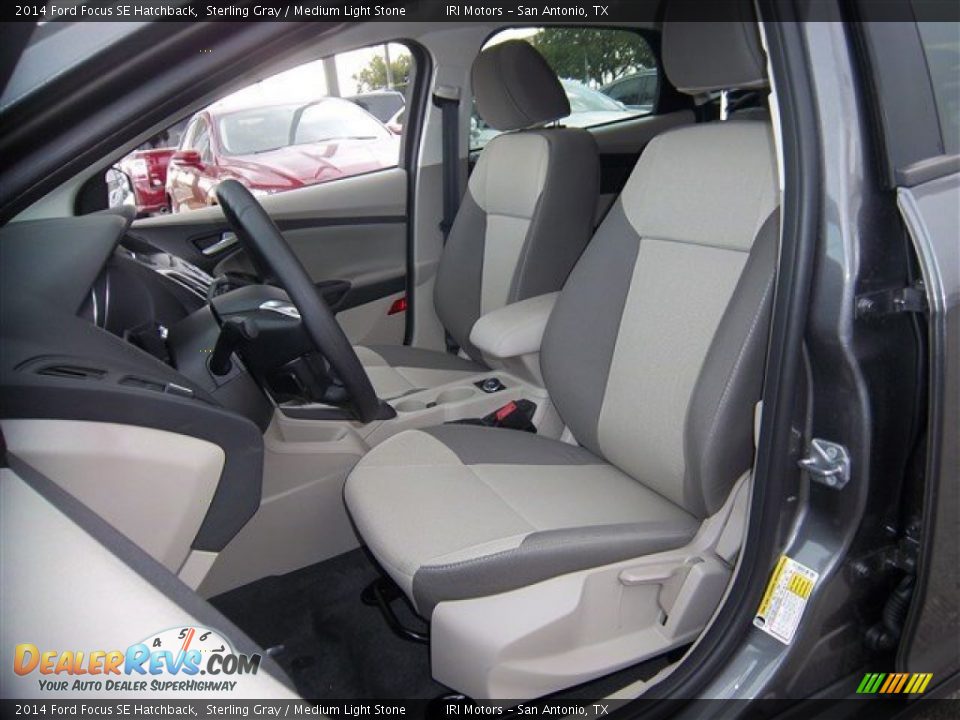 2014 Ford Focus SE Hatchback Sterling Gray / Medium Light Stone Photo #18