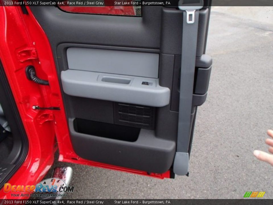 2013 Ford F150 XLT SuperCab 4x4 Race Red / Steel Gray Photo #13