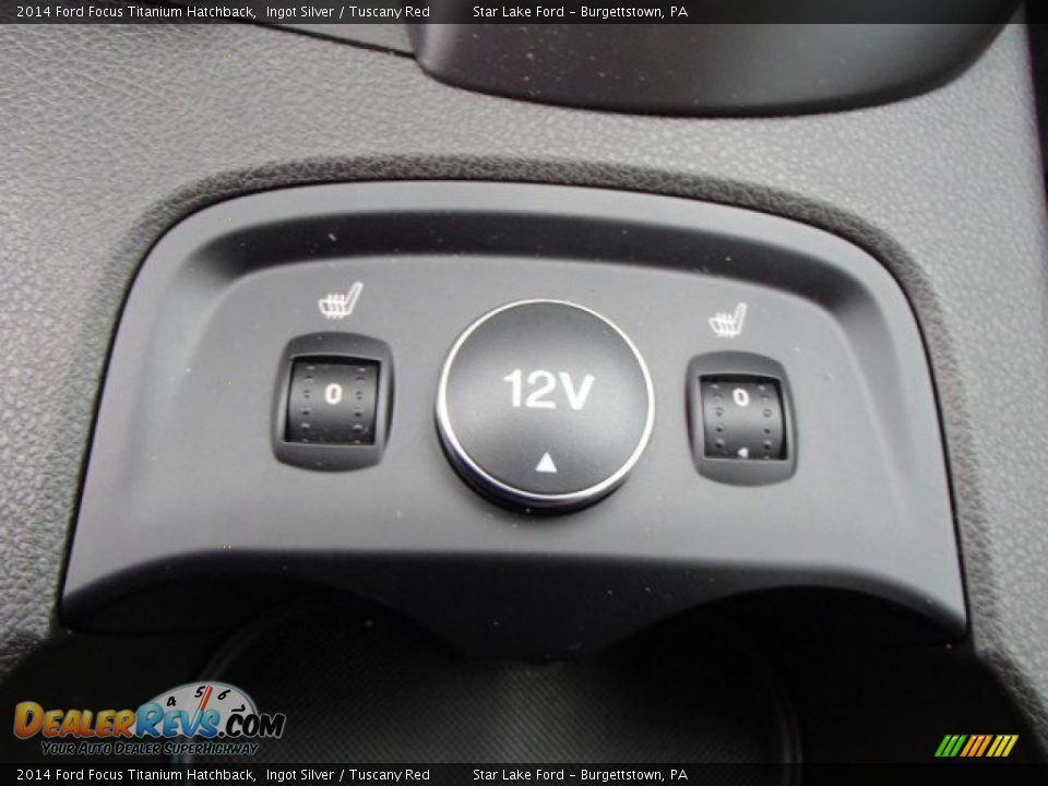 Controls of 2014 Ford Focus Titanium Hatchback Photo #19