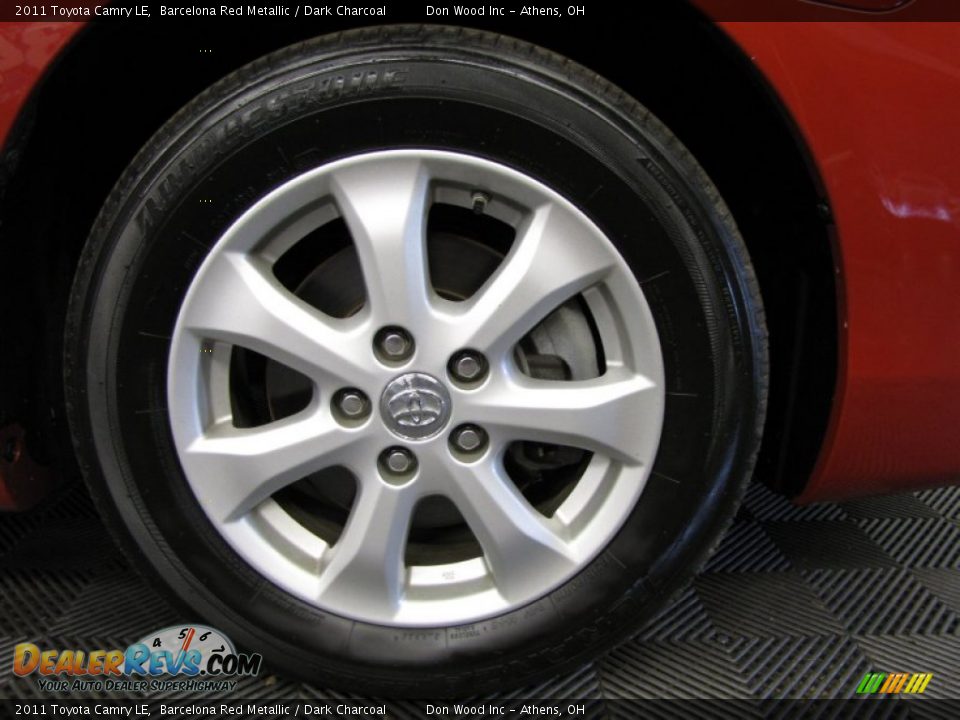 2011 Toyota Camry LE Barcelona Red Metallic / Dark Charcoal Photo #24