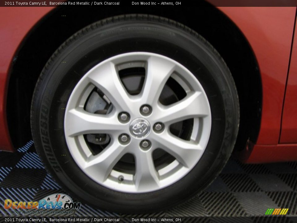 2011 Toyota Camry LE Barcelona Red Metallic / Dark Charcoal Photo #26