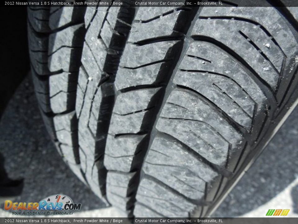 2012 Nissan Versa 1.8 S Hatchback Fresh Powder White / Beige Photo #16