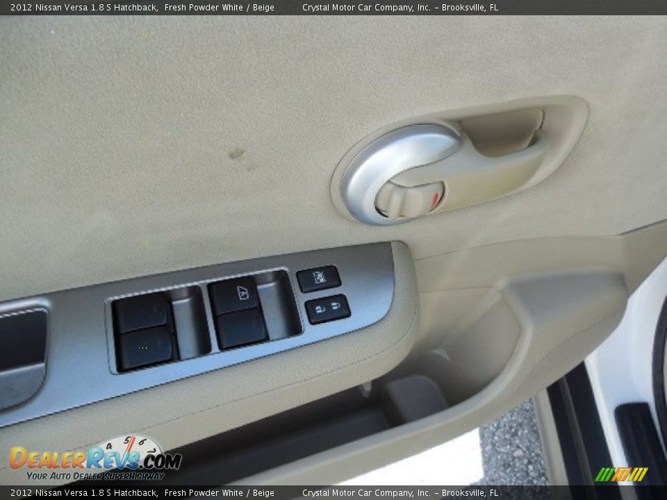 2012 Nissan Versa 1.8 S Hatchback Fresh Powder White / Beige Photo #18