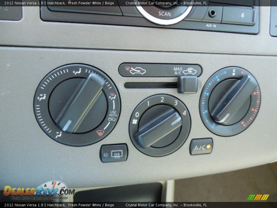 2012 Nissan Versa 1.8 S Hatchback Fresh Powder White / Beige Photo #21