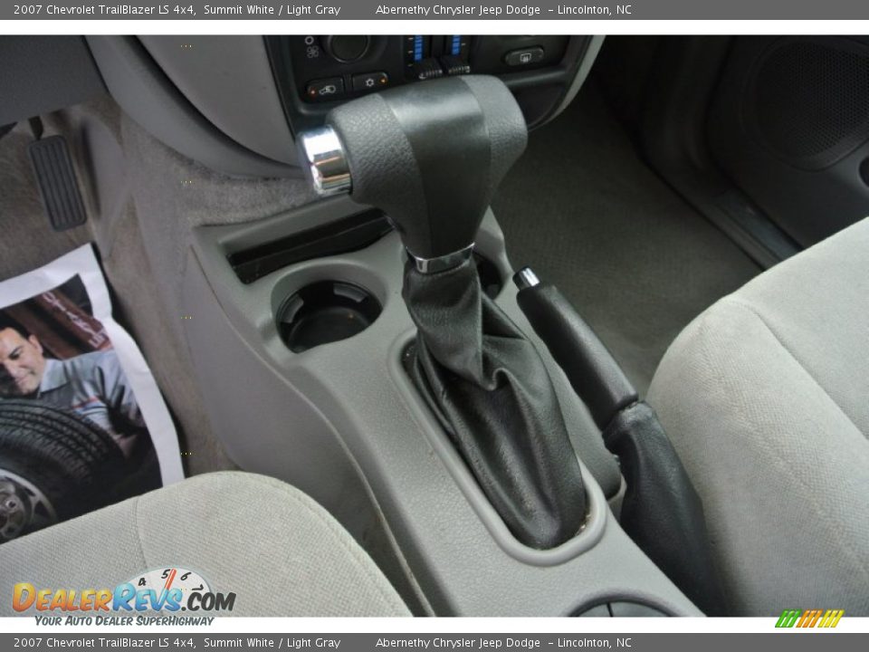 2007 Chevrolet TrailBlazer LS 4x4 Summit White / Light Gray Photo #9