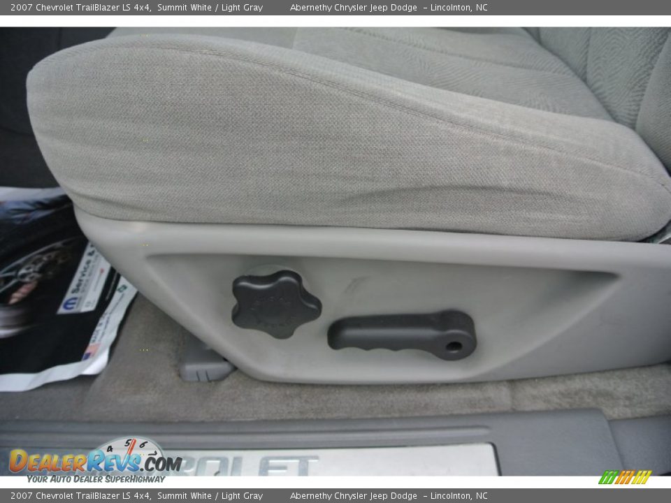2007 Chevrolet TrailBlazer LS 4x4 Summit White / Light Gray Photo #23