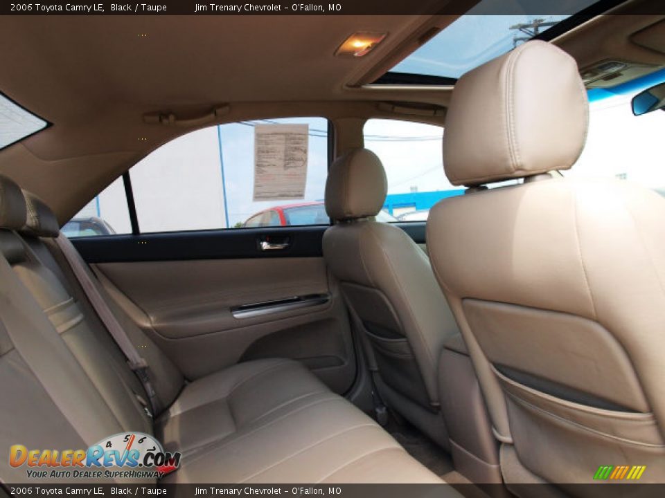 2006 Toyota Camry LE Black / Taupe Photo #5