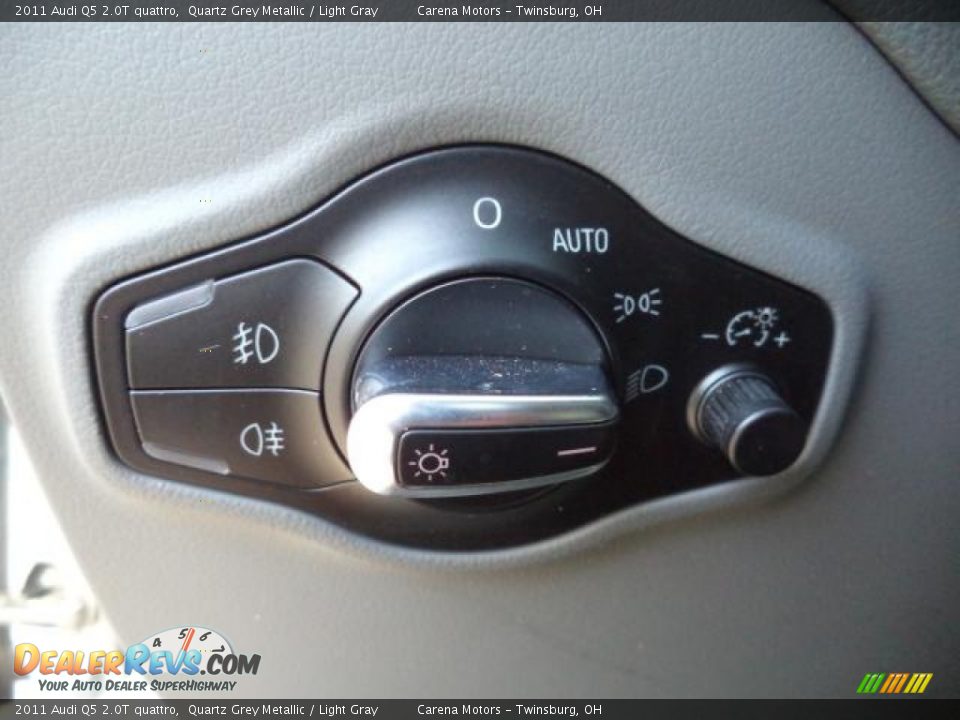 2011 Audi Q5 2.0T quattro Quartz Grey Metallic / Light Gray Photo #25