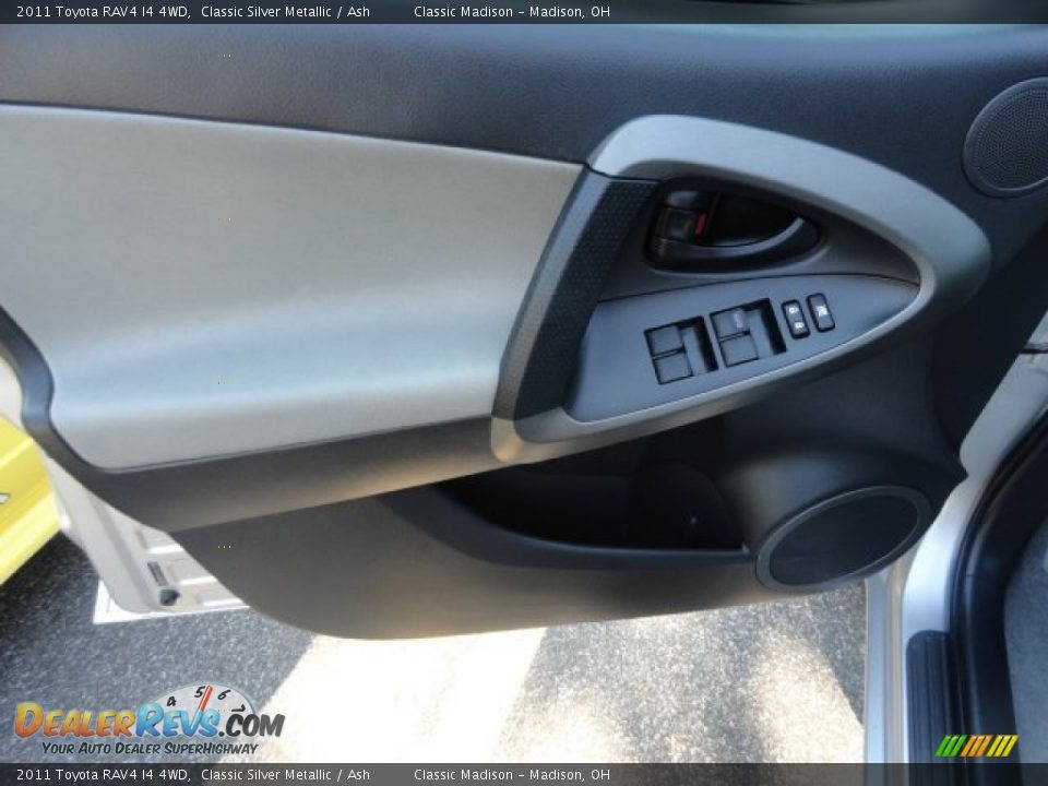 2011 Toyota RAV4 I4 4WD Classic Silver Metallic / Ash Photo #3
