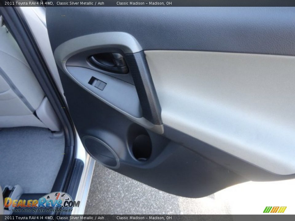 2011 Toyota RAV4 I4 4WD Classic Silver Metallic / Ash Photo #9