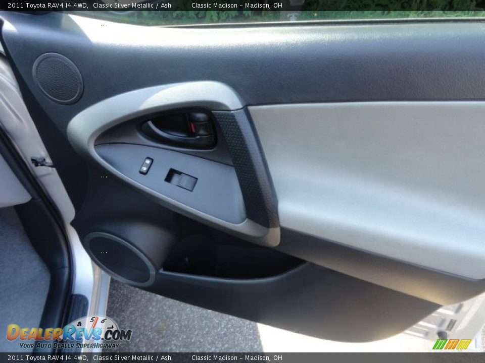 2011 Toyota RAV4 I4 4WD Classic Silver Metallic / Ash Photo #11
