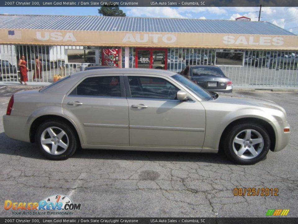 2007 Chrysler 300 Linen Gold Metallic / Dark Slate Gray/Light Graystone Photo #2