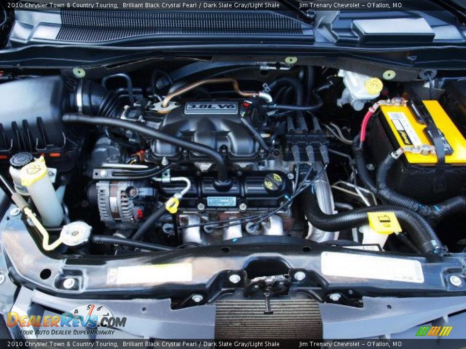 2010 Chrysler Town & Country Touring Brilliant Black Crystal Pearl / Dark Slate Gray/Light Shale Photo #7