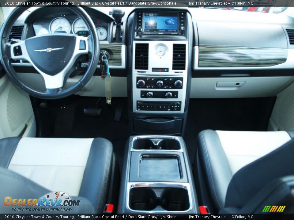 2010 Chrysler Town & Country Touring Brilliant Black Crystal Pearl / Dark Slate Gray/Light Shale Photo #10