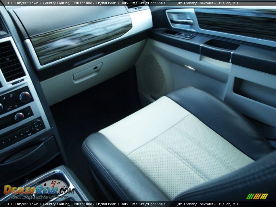 2010 Chrysler Town & Country Touring Brilliant Black Crystal Pearl / Dark Slate Gray/Light Shale Photo #13